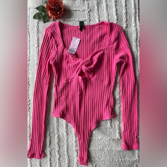 wild fable Tops - WILD FABLE PINK Ribbed Long Sleeve Bodysuit- Size M
